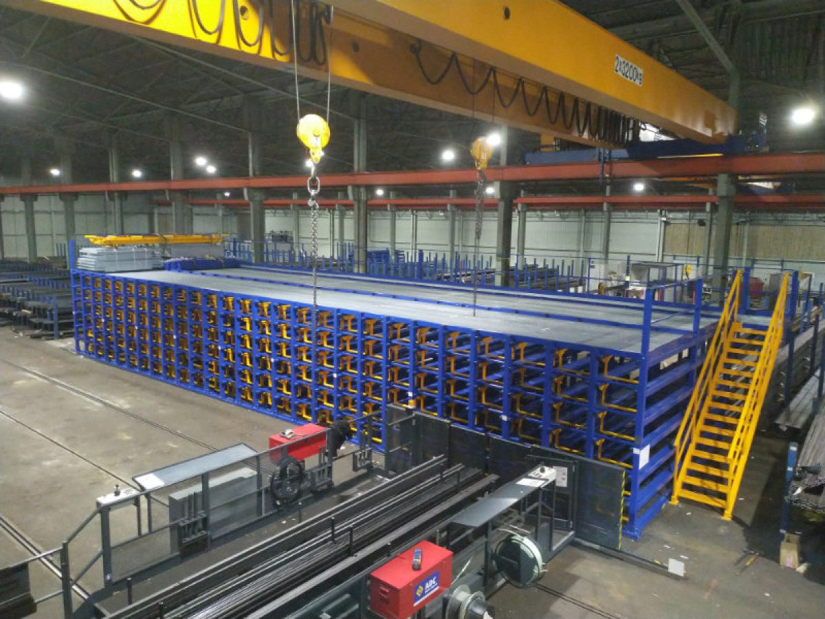 Sistema de almacenamiento de perfiles largos para acero