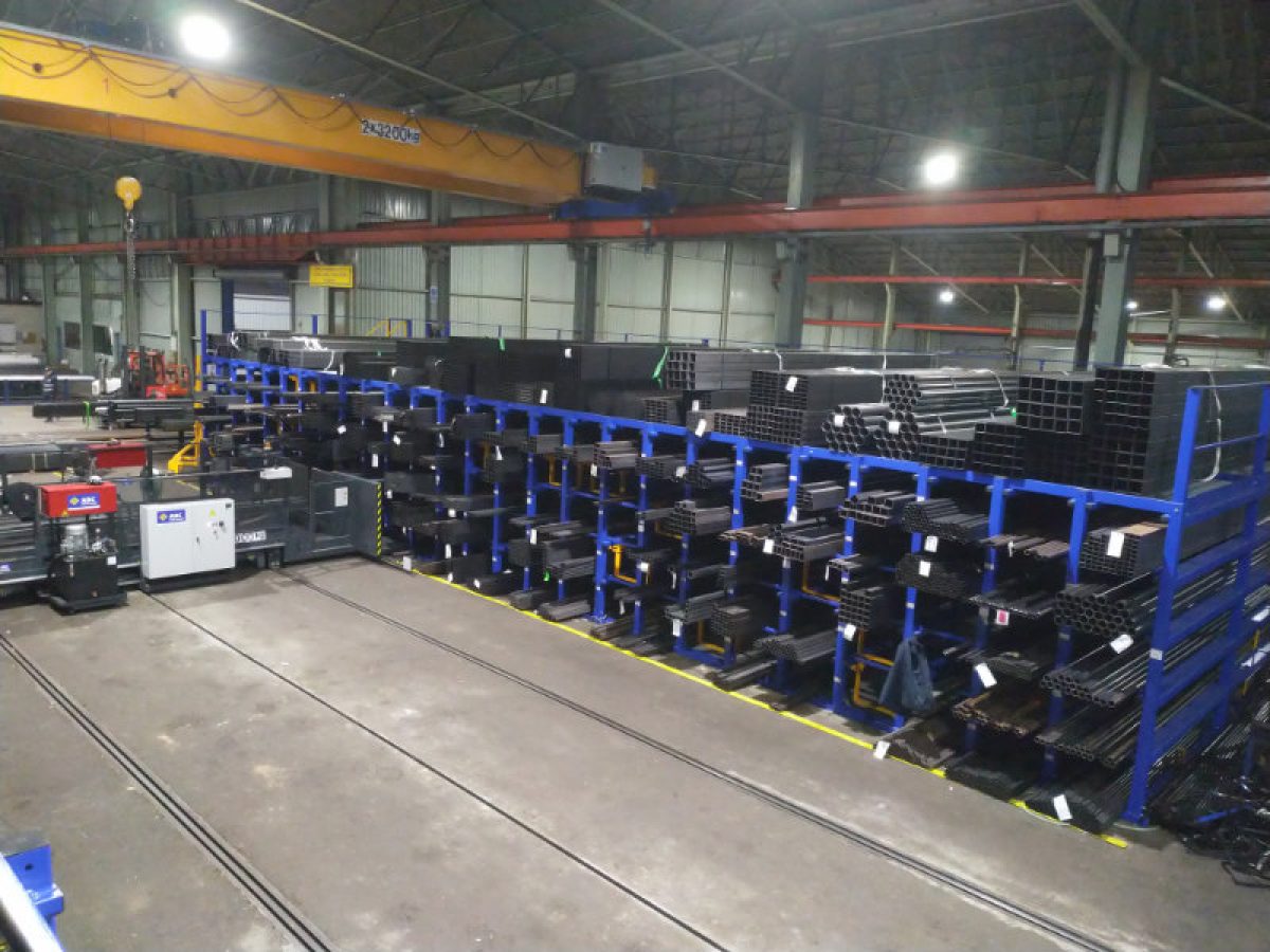 Sistema de almacenamiento de perfiles largos para acero