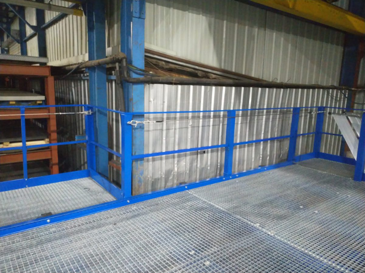 Sistema de almacenamiento de perfiles largos para acero