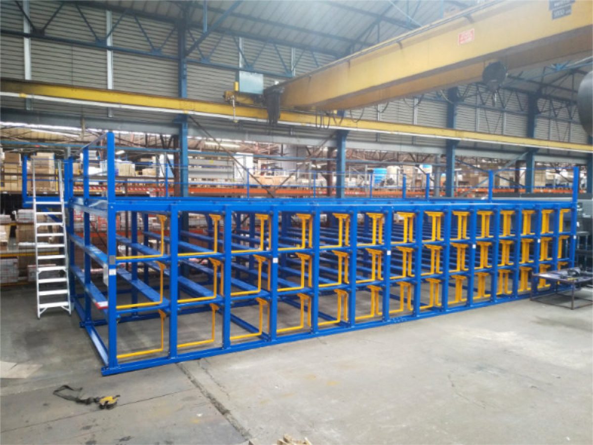 Sistema de almacenamiento de perfiles largos para acero